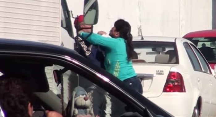 Mujer que golpeó brutalmente a su pareja en San Antonio rompe el silencio