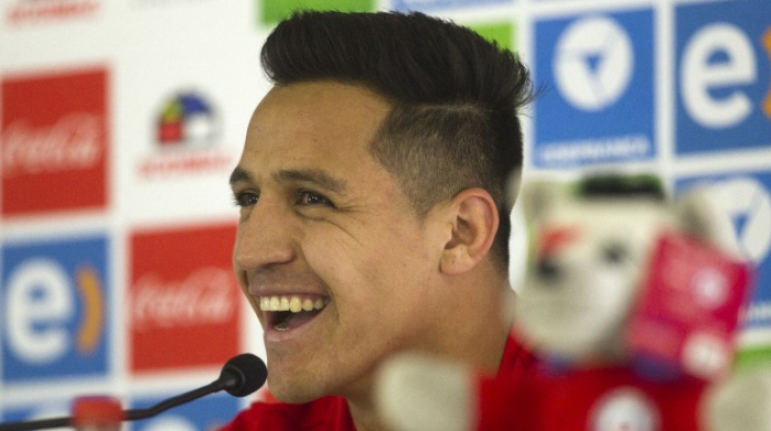Alexis Sánchez respondió con humor a pregunta sobre su situación amorosa