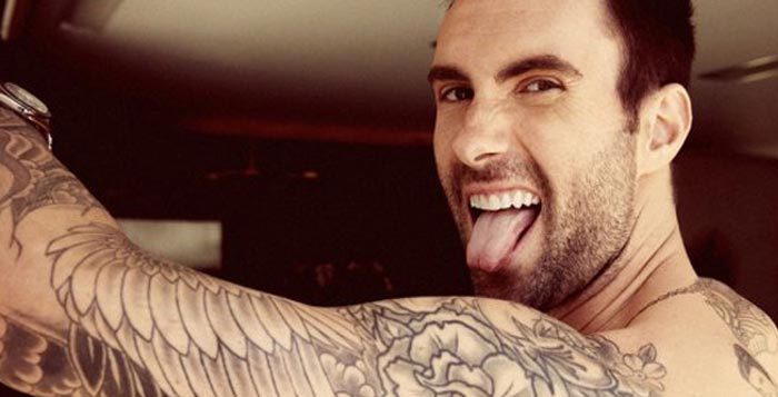 El error de cámara que destapó el trasero de Adam Levine en su nuevo video