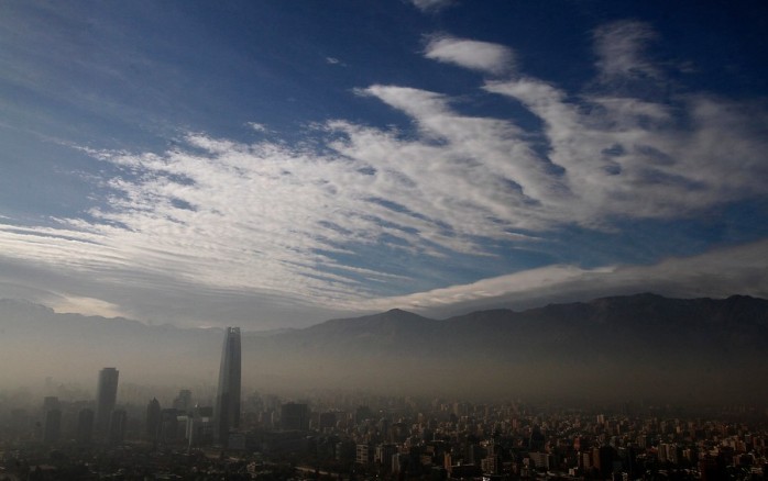 Las sorprendentes imágenes que muestran la contaminación ambiental que afecta a Santiago