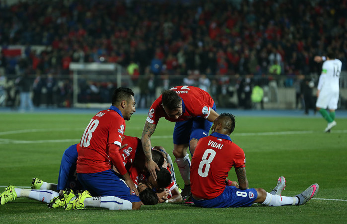 Chile supera el escándalo Vidal y gana el Grupo A goleando a una clasificada Bolivia
