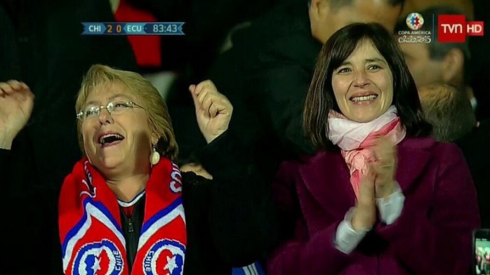 La cómica reacción de tuiteros tras ver a Bachelet celebrando el segundo gol