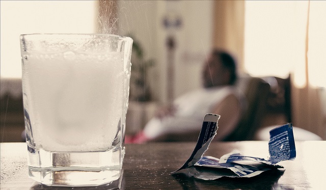 Estudio revela los riesgos de consumir antiácidos