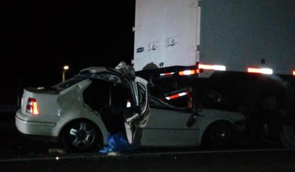 Un herido de gravedad dejó colisión entre camión y auto en la Región de Valparaíso