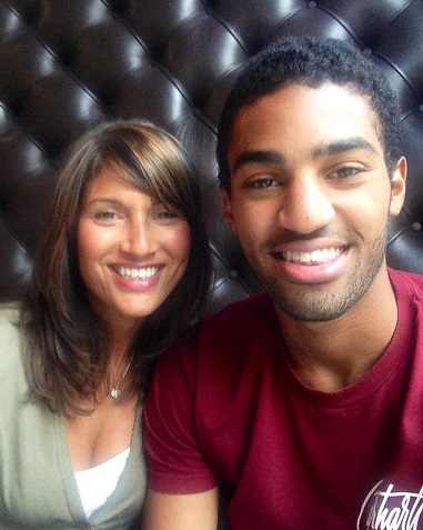 Pamela Jacobs junto a su hijo | Daily Mail