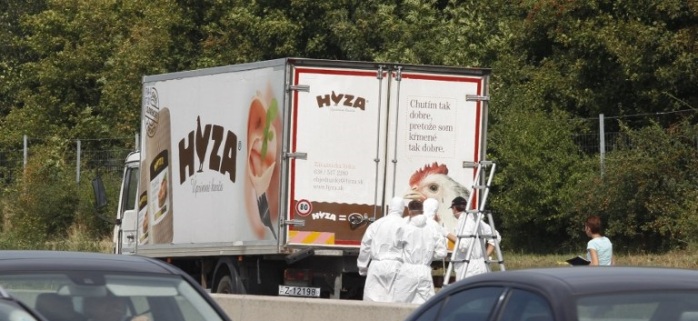 Encuentra a 71 inmigrantes muertos en camión en Austria: Fueron detenidos 4 sospechosos