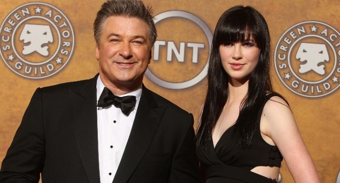 Conoce a la hija del actor Alec Baldwin que arrasa con sus acaloradas fotos