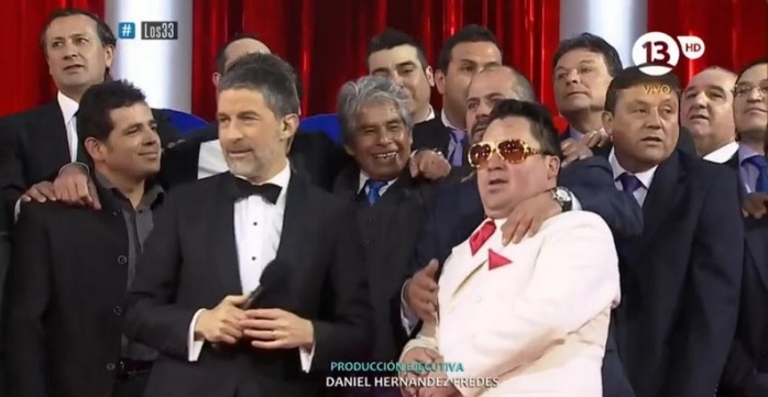 El minero que se robó las miradas en gala de “Los 33” con su alocado look