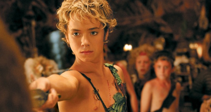 El dulce niño que le dio vida a Peter Pan ahora es todo un galán: Así se ve