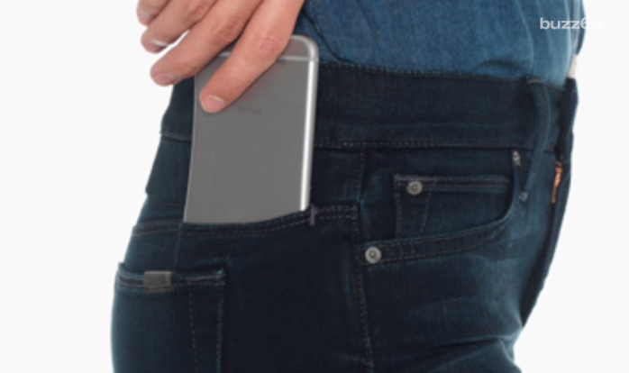 Marca de jeans crea pantalón que carga tu teléfono mientras caminas