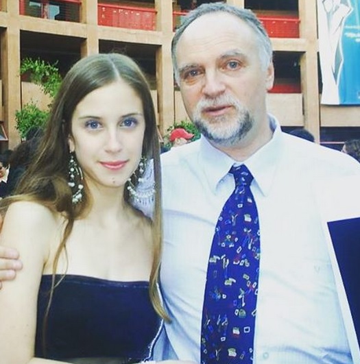 Alison Mandel | Instagram