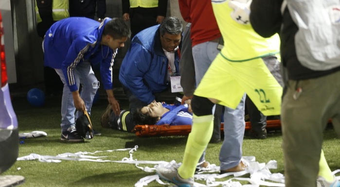 Hincha sufrió peligrosa caída de altura en pleno partido de la 