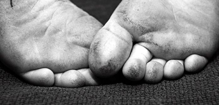 Dramático: Hallan a niño desnutrido que se alimentaba de una perra en Arica