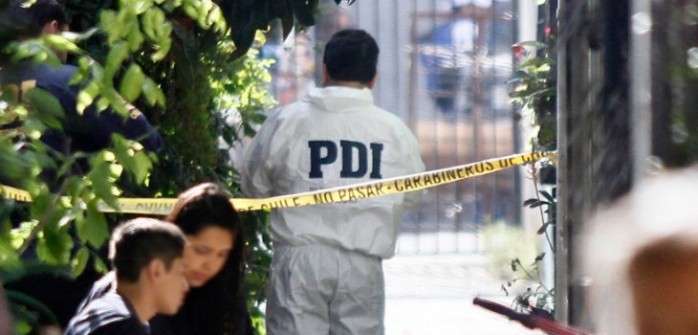Joven de 23 años fue asesinada en cerro de Valparaíso: Recibió veintena de puñaldas