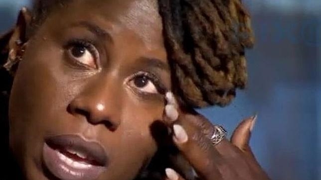 El desmedido castigo que sufrió mujer “gringa” por conducir un auto de lujo