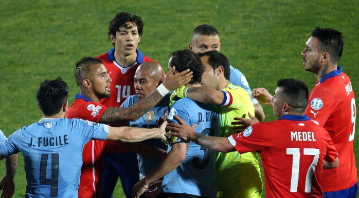 Ofensivo y ácido mensaje de uruguayos ya calienta el partido contra Chile