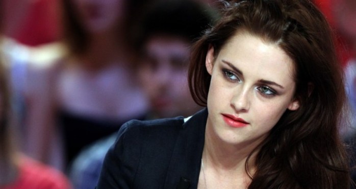 Kristen Stewart sorprende con provocativo look para nueva campaña de Chanel