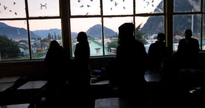 Colegio de Concepción recibe millonaria multa por insulto de Carabinero a alumna