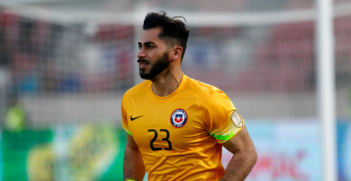 Los millones que debería pagar Herrera si viaja a Perú a jugar por La Roja