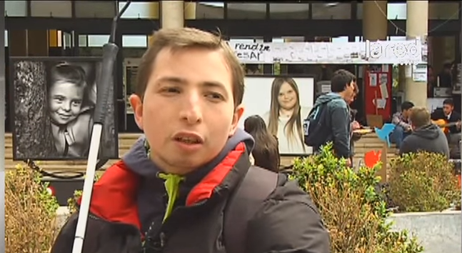 La admirable historia de Darío Alfaro: quedó ciego a los 15 años y cuida a su mamá enferma