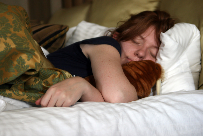 El simple motivo por el que la mayoría duerme tan bien en una cama de hotel
