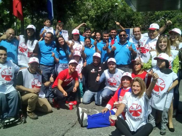 El chascarro de Polo Ramírez mientras intentaba pintar autos por la Teletón