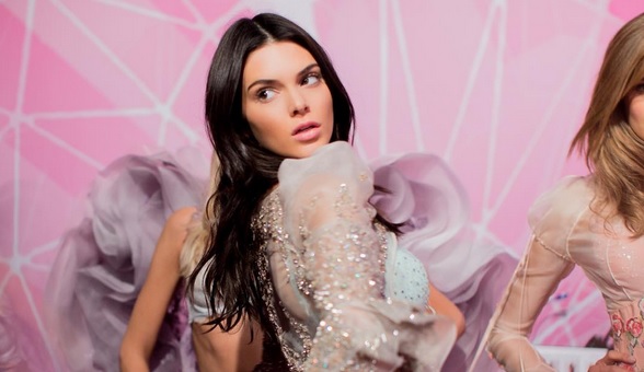 Kendall Jenner Arrasa En Instagram Con Ardiente Desnudo Sobre Un Caballo Redes Sociales Página 7 