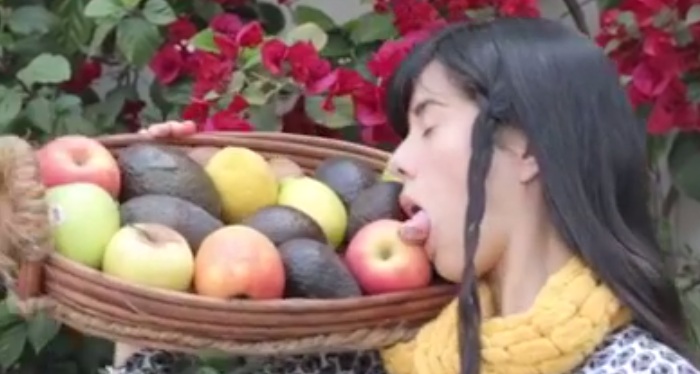 Porno para vegetarianos: El cómico video que hace lucir hot a las verduras