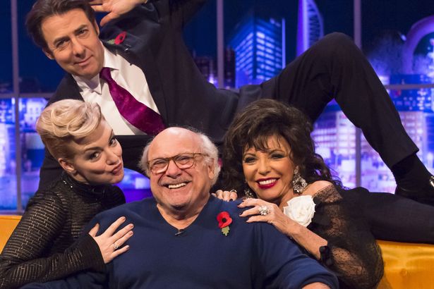 El conductor junto a los cantantes que sí llegaron | REX