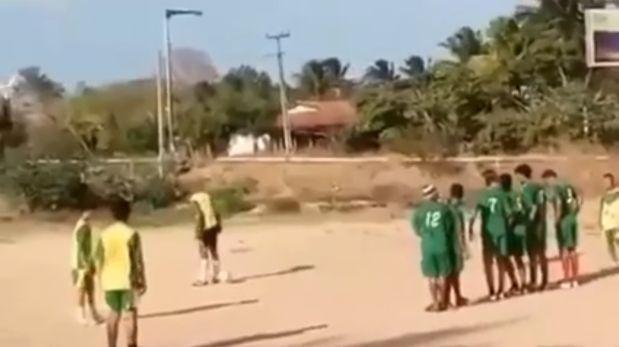 Impresionante: Joven metió golazo de tiro libre con una 