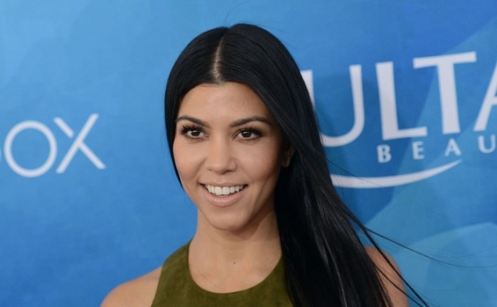 Apretada calza le jugó una mala pasada a Kourtney Kardashian marcando de más