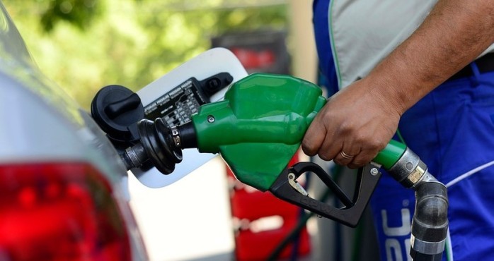 Argentino abandonó a su mujer en un servicentro: Así se dio cuenta