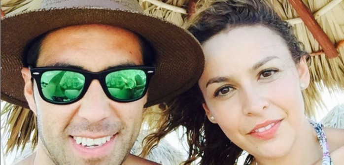 ¡Espléndida! Esposa de Claudio Bravo luce en bikini sus 5 meses de embarazo