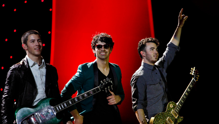 Frankie Jonas: Conoce el extravagante look del menor de los Jonas Brothers