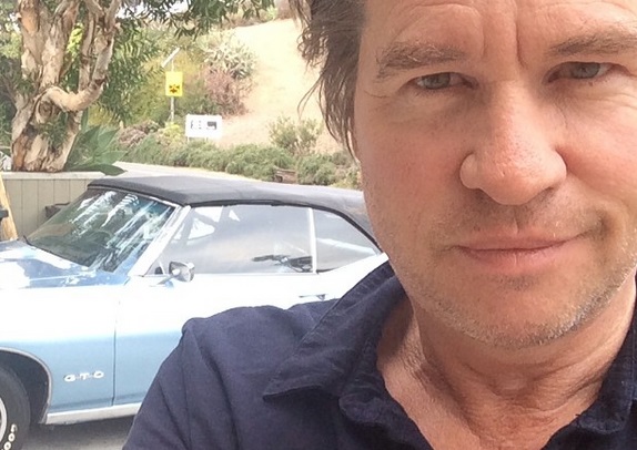 Impactante: Val Kilmer está irreconocible y con posibles problemas de salud
