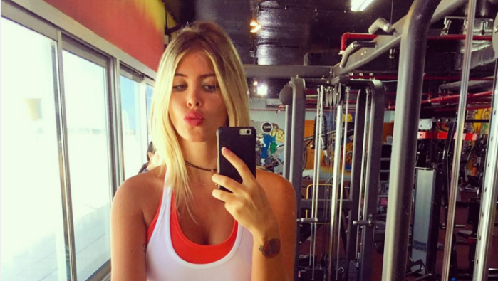 Cote López comparte imágenes en bikini que muestran su crecida guatita