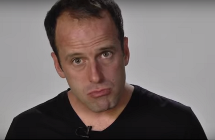 Stefan Kramer reaparece en YouTube imitando a decenas de personajes por premios Caleuche