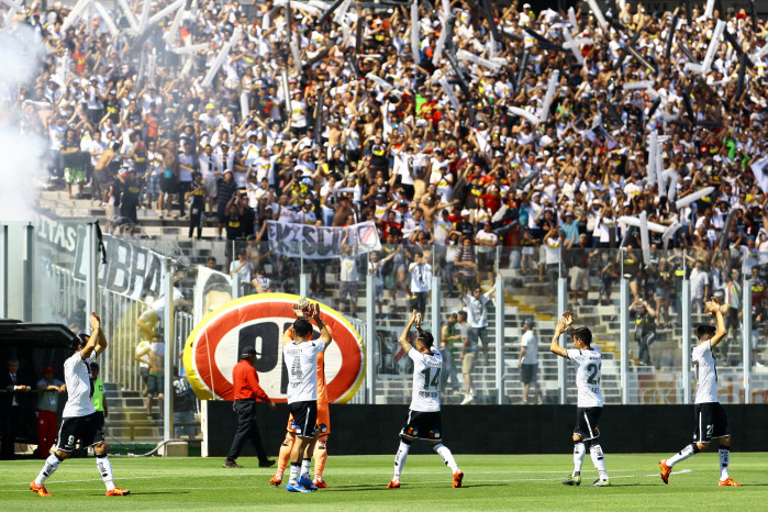 Colo Colo podrá jugar con público en las galerías ante Unión