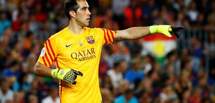 Claudio Bravo fue elegido como uno de los tres mejores porteros del mundo por la IFFHS