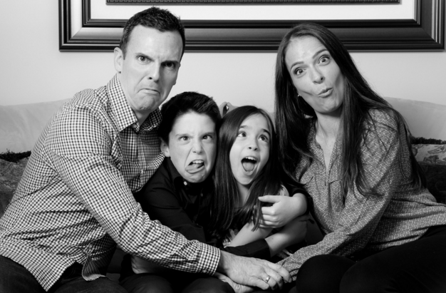 ¡Completos chilenos la rompen en la red! Familia youtuber de Canadá los viralizaron