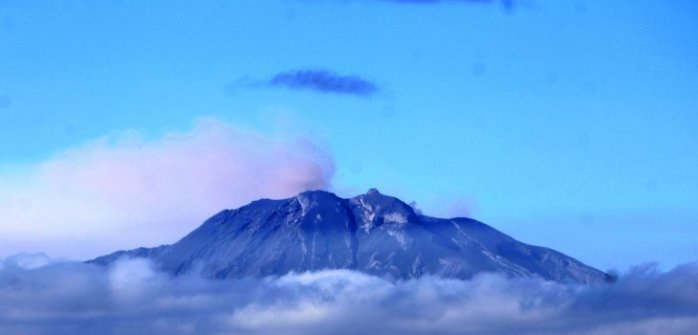 Mantienen Alerta Temprana Preventiva en 2 comunas de Los Lagos por actividad en el Calbuco