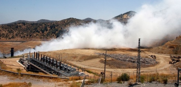 Onemi confirmó que incendio en vertedero Santa Marta está extinguido