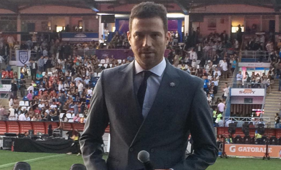 Julián Elfenbein comparte hermosa foto de sus tres adorables niños