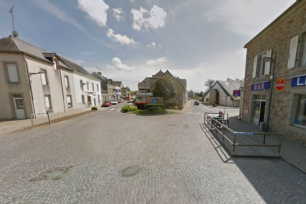 Saint Pierre La Cour | Street View