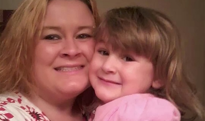 Niño de 11 años mató a su vecina de 8: Ella murió en los brazos de su madre