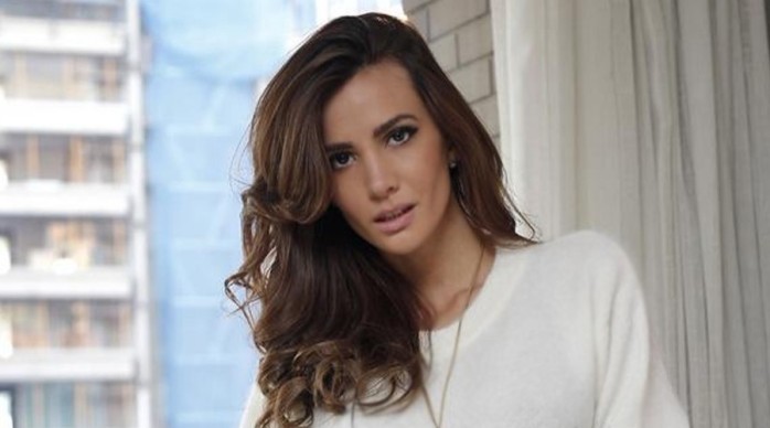 Aylén Milla comparte sensual fotografía desde EEUU: Posó semidesnuda