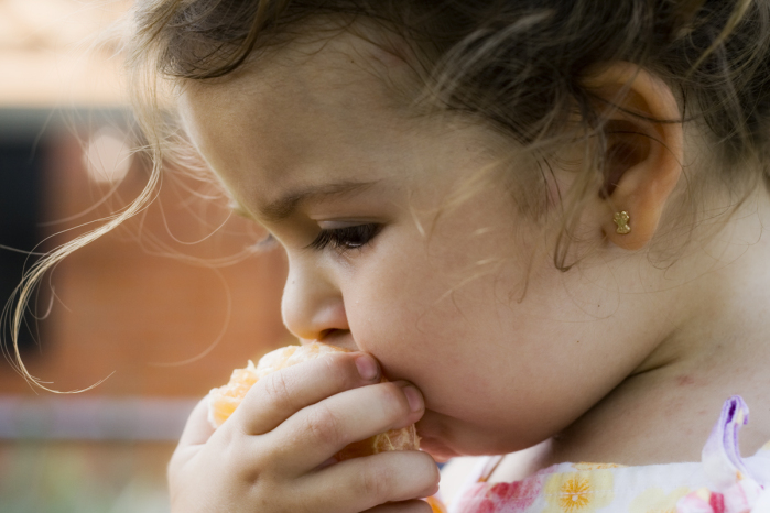 Descubre la técnica alternativa que mejorará la alimentación de tu bebé, según pediatras