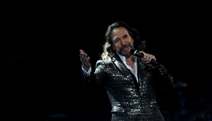 La apasionada fan de Marco Antonio Solís que acaparó las cámaras: Es viral