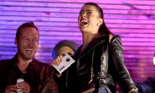 Tonka Tomicic encendió con su colita fiesta de candidatura de Luli