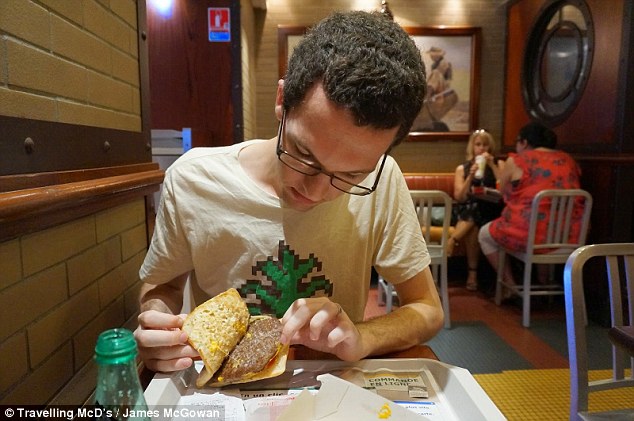 Hombre viaja por el mundo probando McDonalds: Estos son los platos más raros